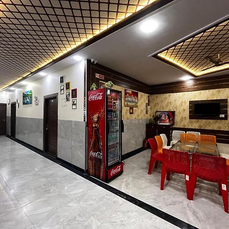 Taj Nice Point Manage By Taj Sunrise Group Agra  Exteriör bild