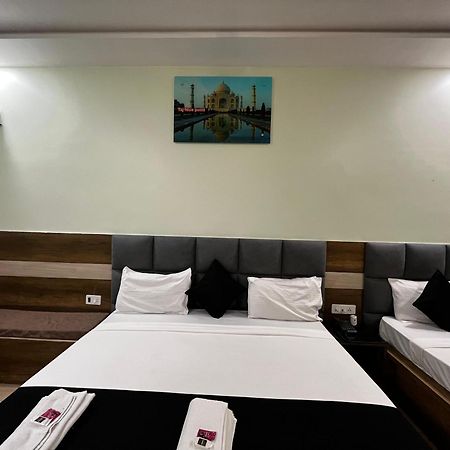 Taj Nice Point Manage By Taj Sunrise Group Agra  Exteriör bild