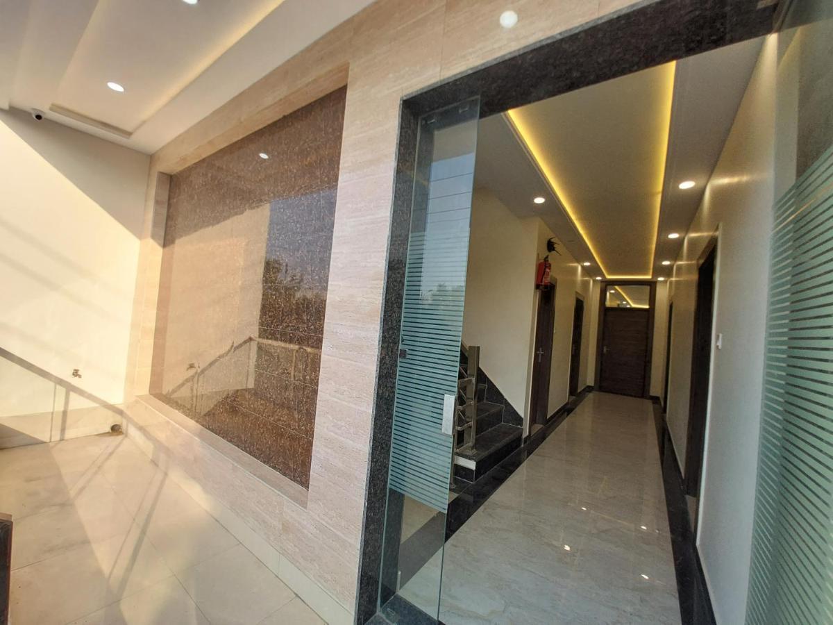 Taj Nice Point Manage By Taj Sunrise Group Agra  Exteriör bild