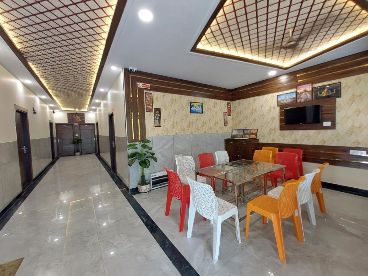 Taj Nice Point Manage By Taj Sunrise Group Agra  Exteriör bild