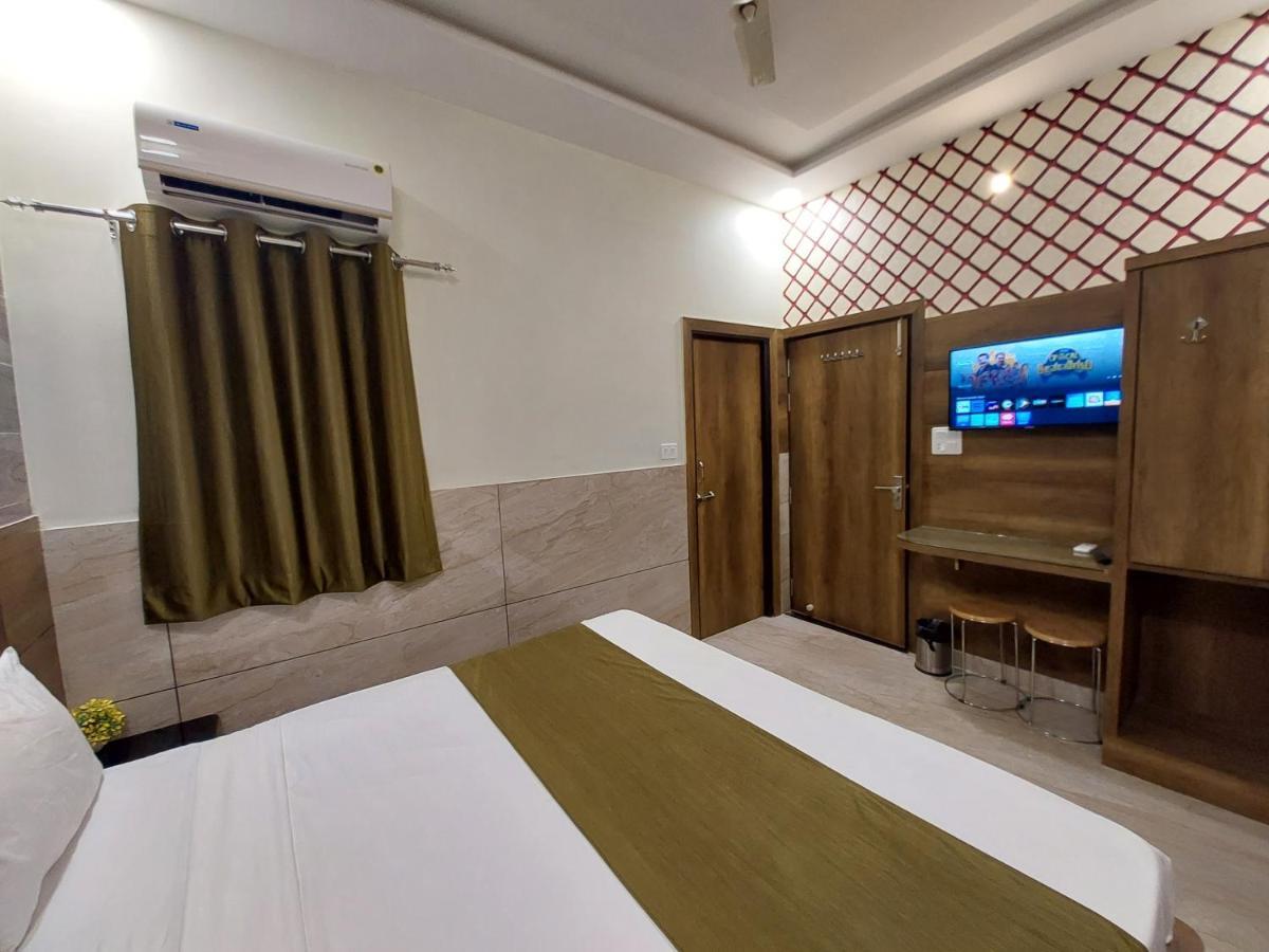 Taj Nice Point Manage By Taj Sunrise Group Agra  Exteriör bild