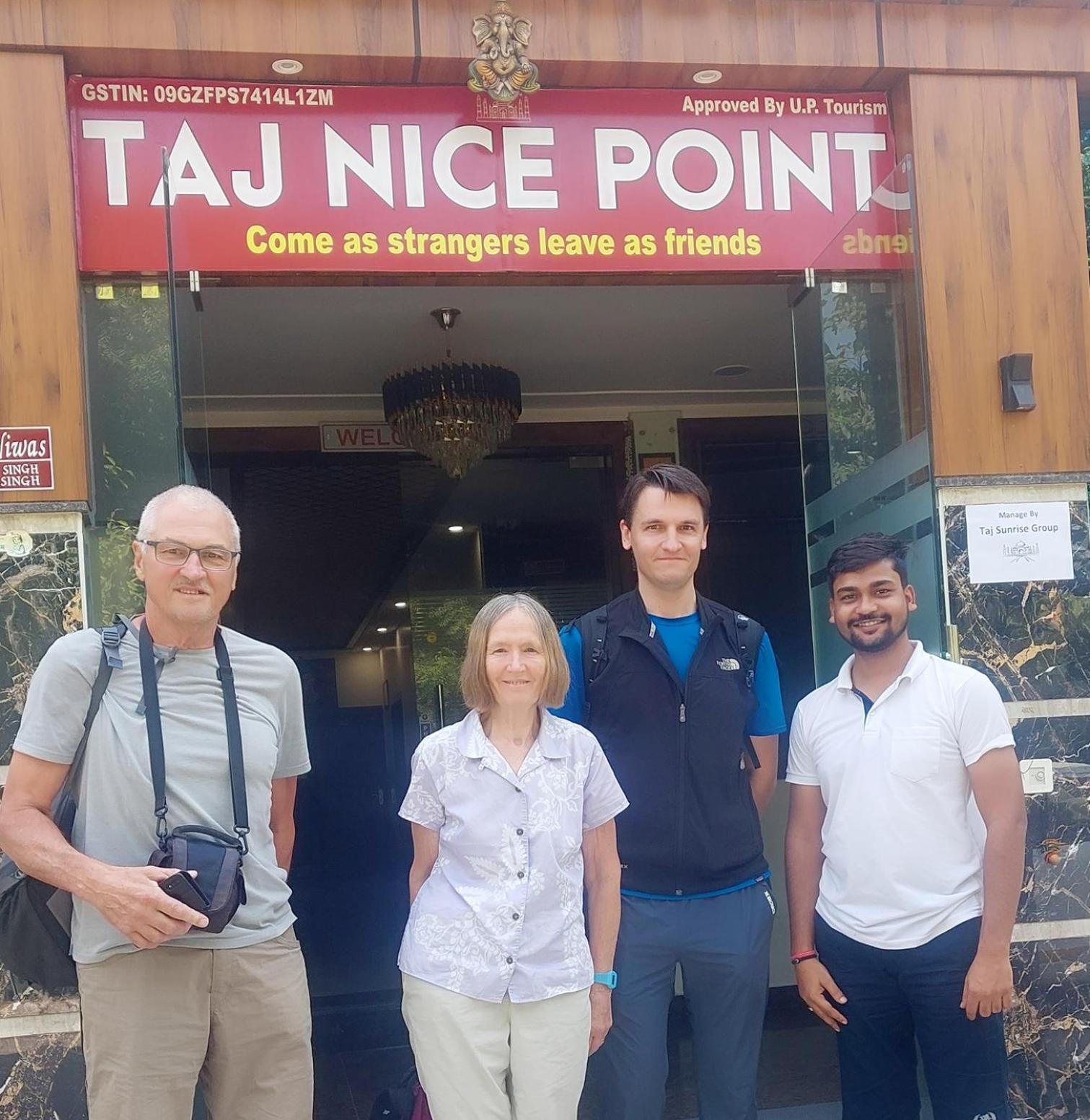 Taj Nice Point Manage By Taj Sunrise Group Agra  Exteriör bild