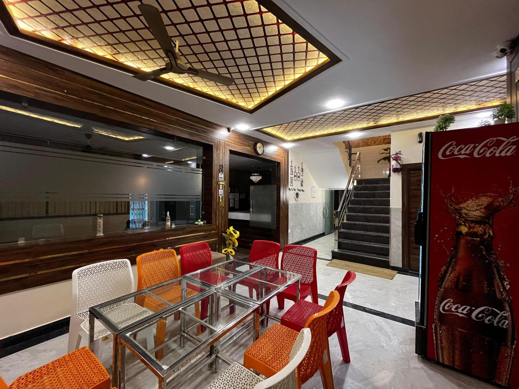 Taj Nice Point Manage By Taj Sunrise Group Agra  Exteriör bild