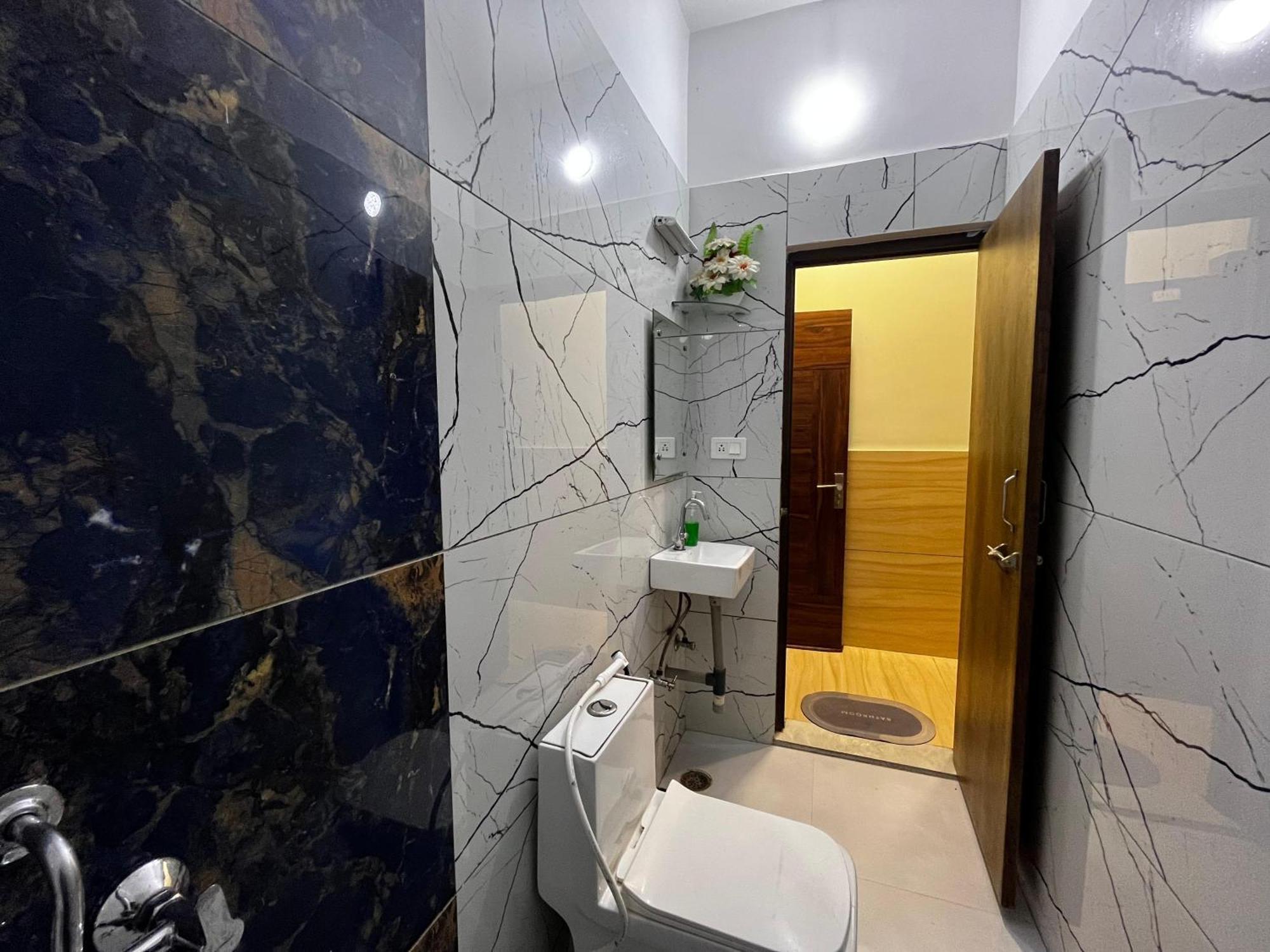 Taj Nice Point Manage By Taj Sunrise Group Agra  Exteriör bild